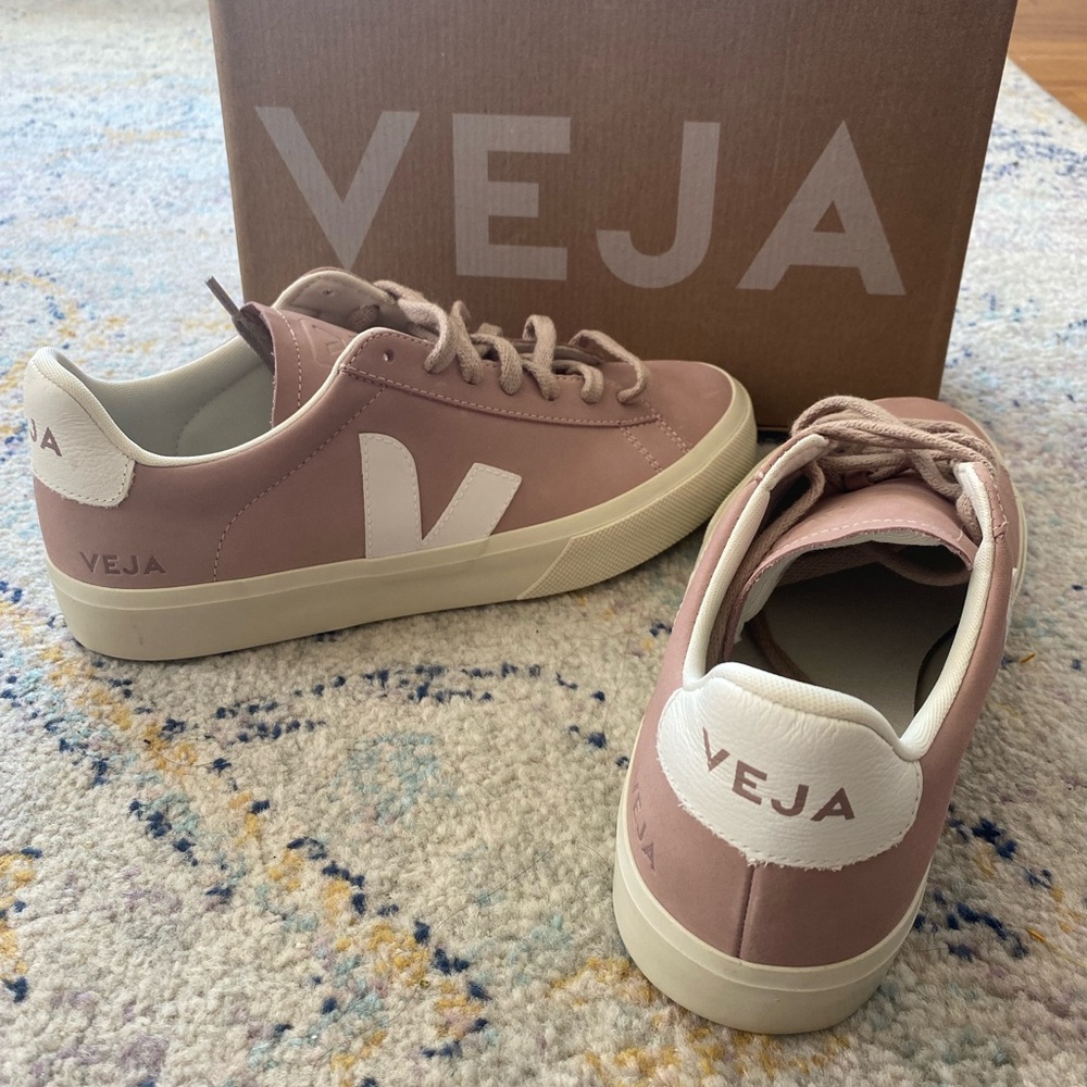 Brand New - Pink Veja Campo Sneakers size W 10/40